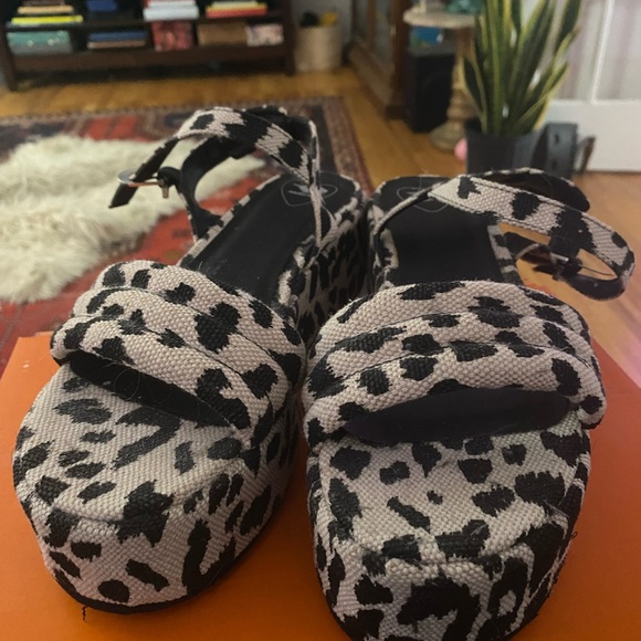 Rocket Dog leopard platform sandals. - Picture 8 of 8